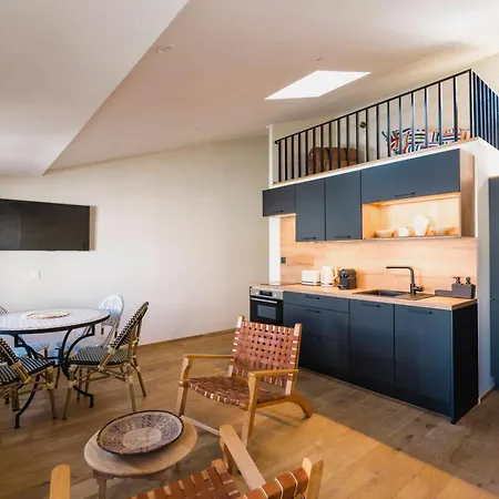 Le Petit - & A Deux Pas Du Pont D'avignon Et Du Palais Des Papes 住宿加早餐酒店 亞維農