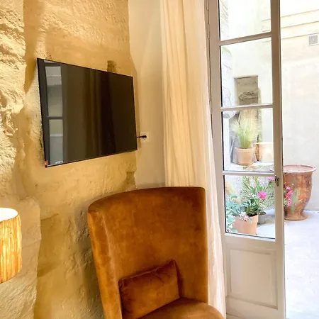 Bed & Breakfast Le Petit - & A Deux Pas Du Pont D'avignon Et Du Palais Des Papes Avignon