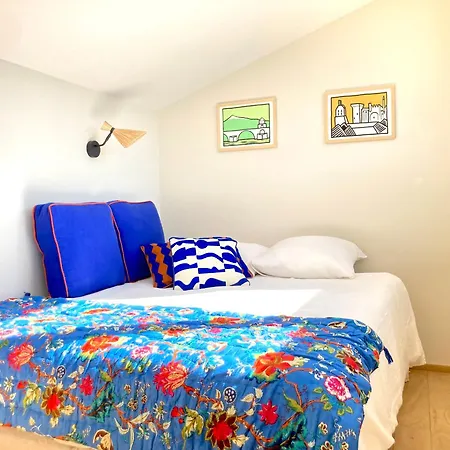 Bed & Breakfast Le Petit - & A Deux Pas Du Pont D'avignon Et Du Palais Des Papes Avignon