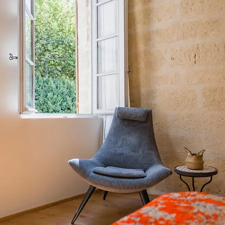 Bed & Breakfast Le Petit - & A Deux Pas Du Pont D'avignon Et Du Palais Des Papes